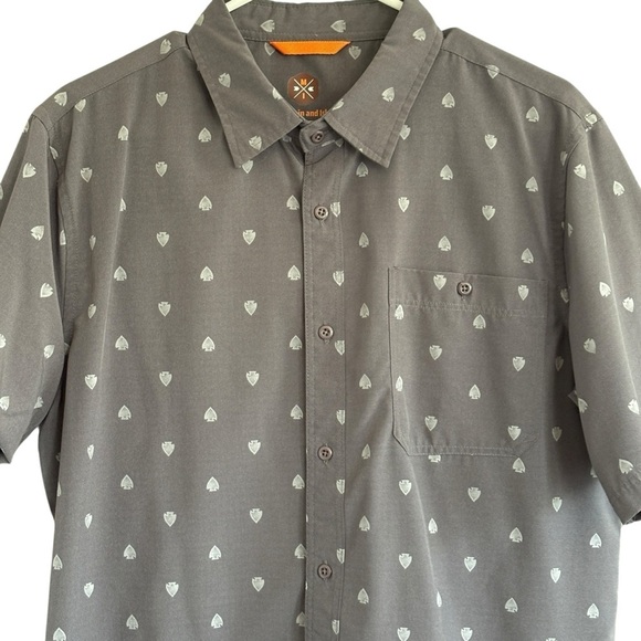 Mountain & Isles Mens Arrow Gray Button Down Shirt Size Medium - Picture 4 of 8